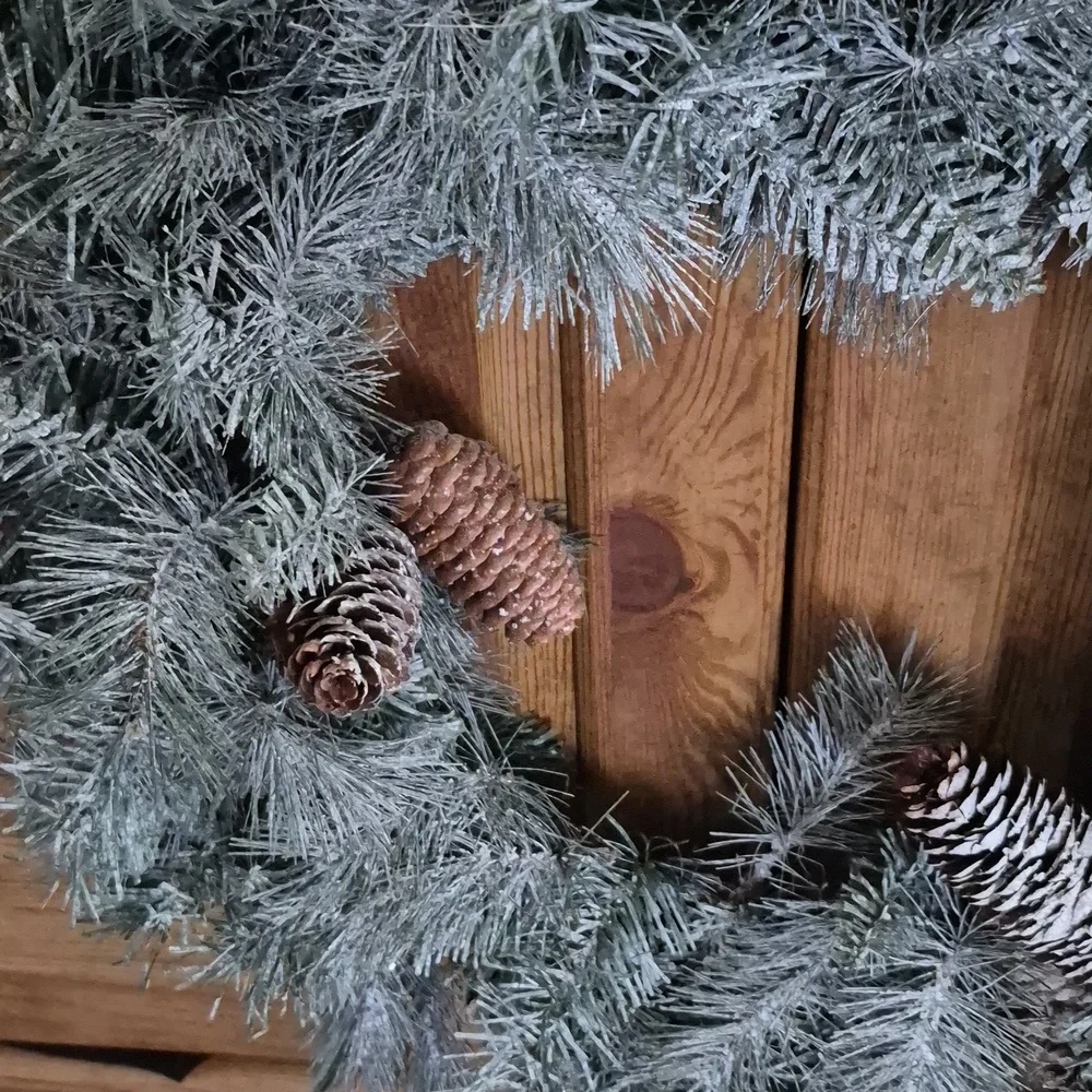 Frosted Pinecone Holiday Wreath 20